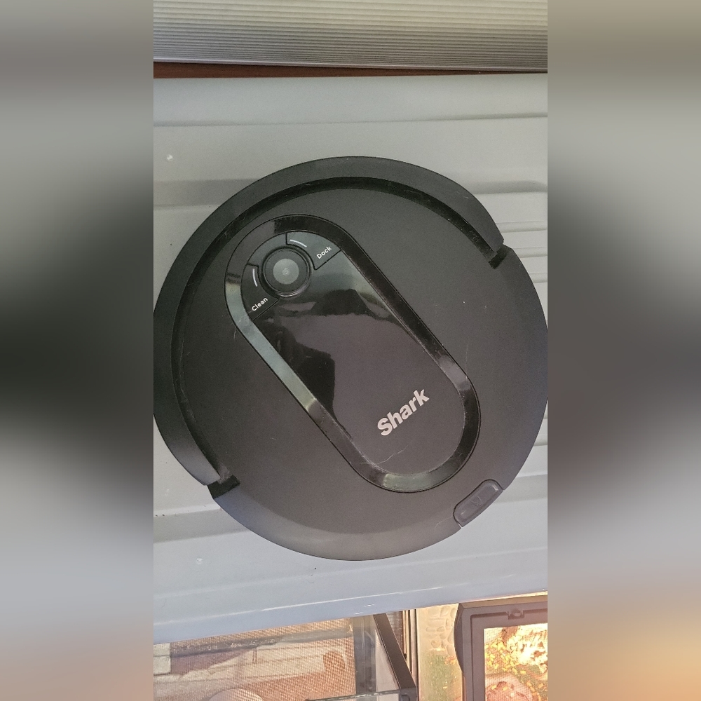 Shark robot vacuum